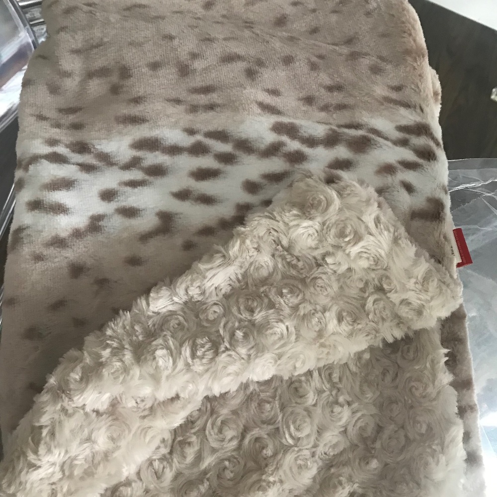NWT THE DOG SQUAD	Sleeping Bag, Reversible Frosted Snow Leopard